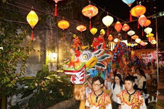 非遗潮玩贺双节！中山东区三溪村举办中秋庙会丨网络中国节·中秋