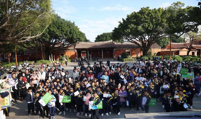 寻迹古城文脉 定格亲子时光