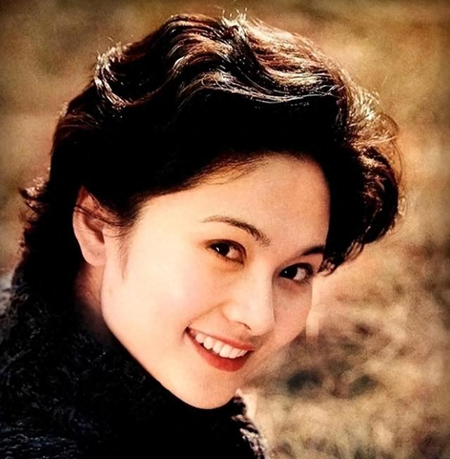 80年代家喻户晓的女演员，嫁给军委副主席儿子，离婚后混得如何？