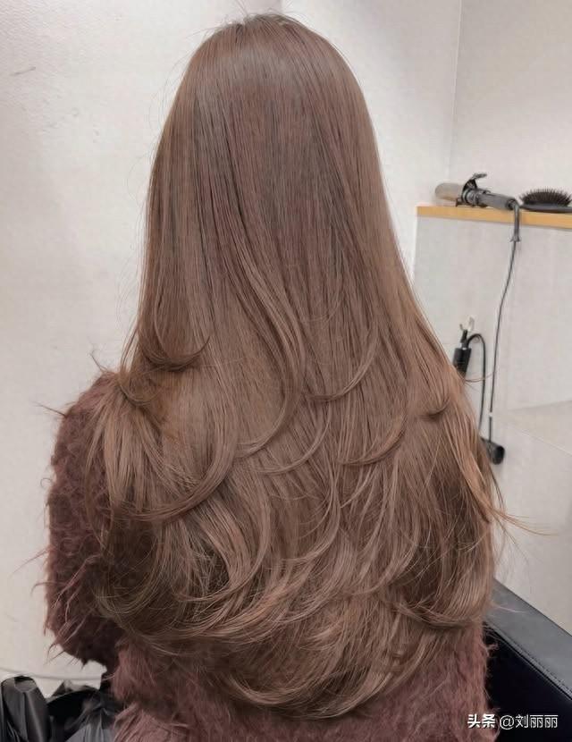 九款让你气质大增的发型（2025秋冬爆款发型指南）