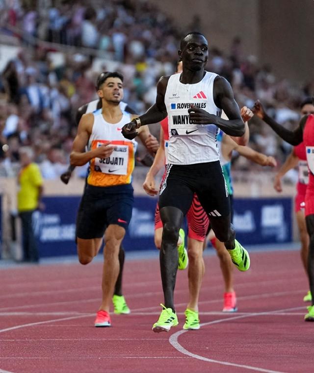 封神名场面！鲁迪沙 800 米全程狂飙领跑，拉爆所有对手，成为传奇