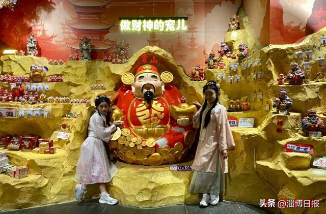 无海无山却挤入暑期游TOP50！从 “网红” 到 “长红”，淄博游为何火爆？
