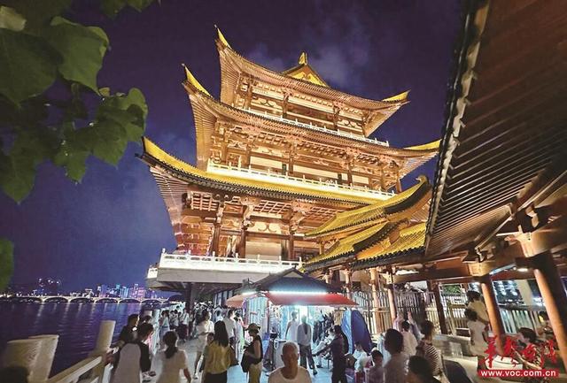 夜游杜甫江阁