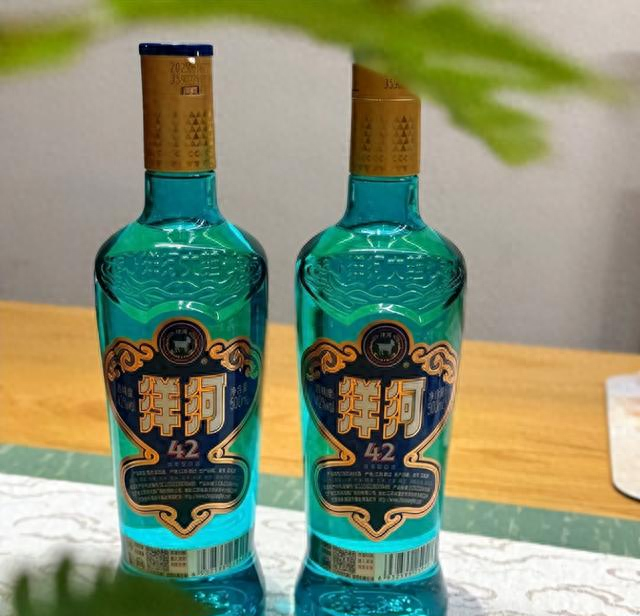 洋河打响“光瓶酒”第1枪后，两无名酒意外走红，好喝不贵引疯抢