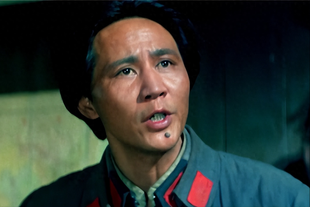 杨尚昆第一次见到古月，不高兴地说：“你一点都不像毛主席”！