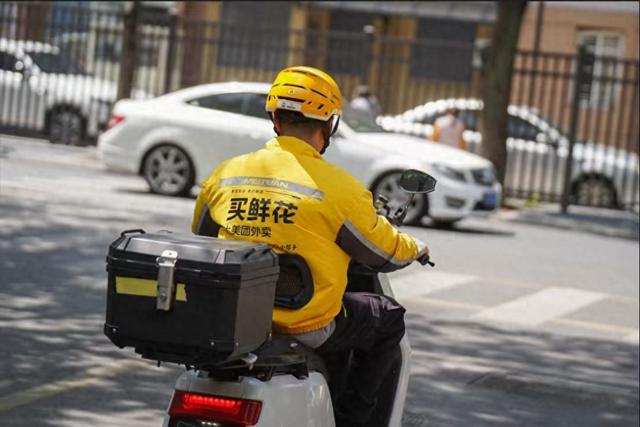不被短期博弈裹挟，美团把战线拉回基本面