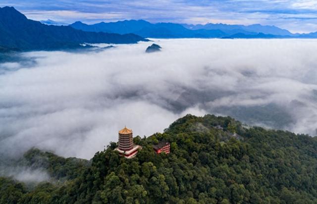 湖北有一座被严重低估的山，人少景美又好玩，适合慢慢逛