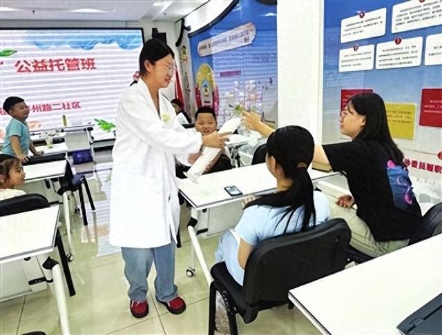 迎泽街道并州路二社区：暑期趣味实验 感受科学魅力