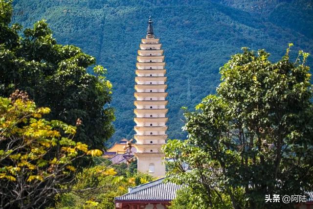 你知道吗?丽江有条1.2公里长的网红路,风景绝美游客却很少