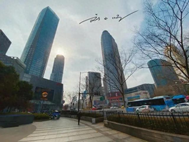 中国“最另类”省会：本省城市不待见，却与隔壁省亲如一家？