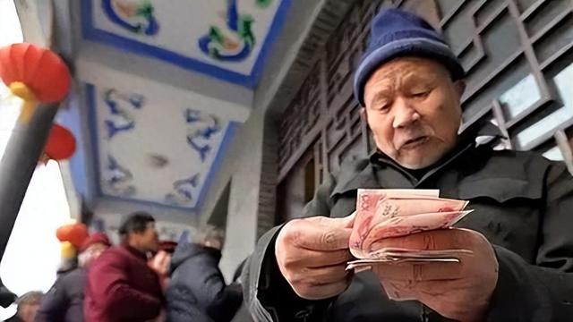 别人越赚越多，自己越来越穷，别被资本洗脑了，你和有钱人差在哪