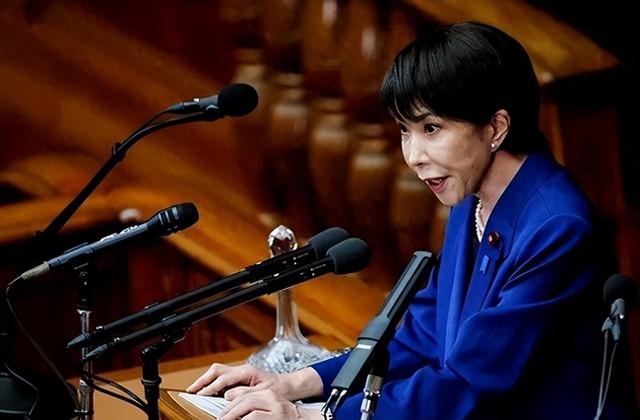 沉默一周后，高市早苗终于开口，质问中国：为什么只针对日本？