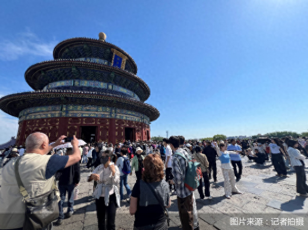 国庆中秋假期境内游盘点：北京游客接待量、旅游总花费双增长，长途游、夜游热度攀升