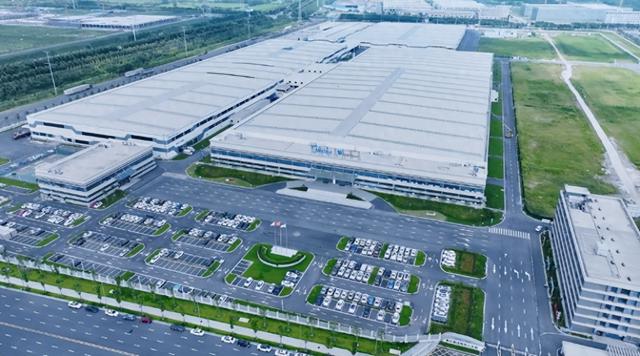 小米智能家电市场份额激增，美的迎头赶上，入局AI两年风生水起