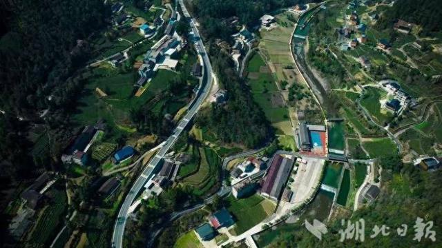 G351鹤峰段：一条公路的“乘数效应” 激活山乡发展新密码