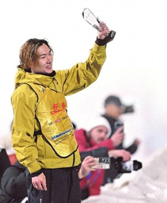 国际雪联滑雪大跳台世界杯北京站 山西运动员苏翊鸣夺冠