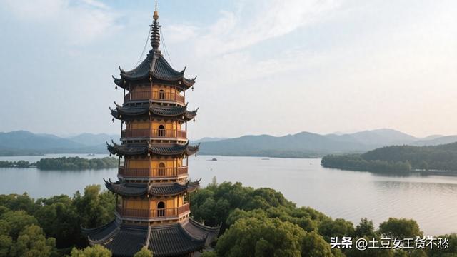 杭州西湖断桥雷峰塔一日游：邂逅湖光与传奇