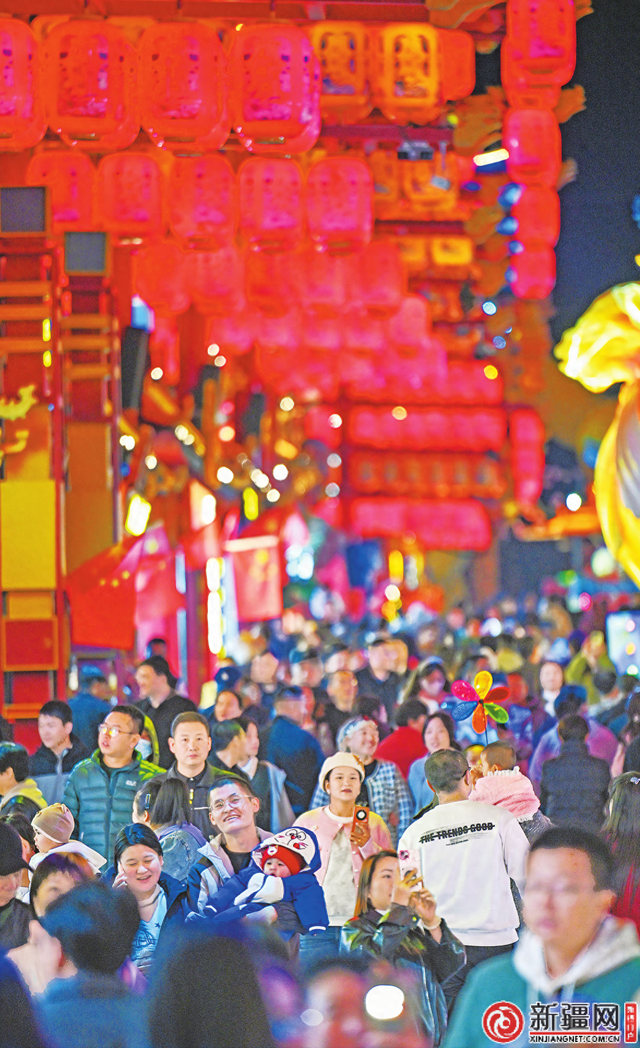 场外跟唱，馆内忆旧：百余项活动精彩纷呈 这个假期，乌鲁木齐温暖了每个人