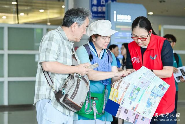 和平之船环球邮轮到访深圳前海，“科技+文旅”玩法震撼国际游客
