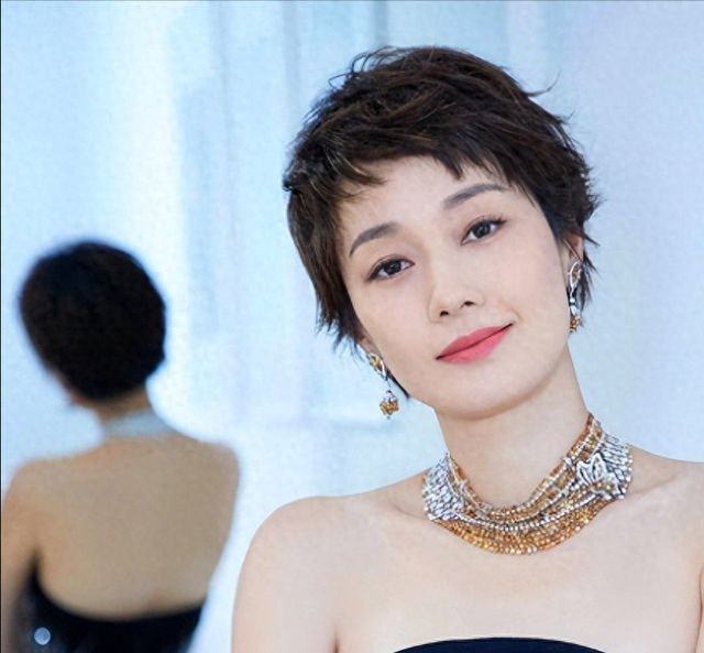 离婚6年后，文章做梦也没想到，49岁的马伊琍依然给他留足了体面
