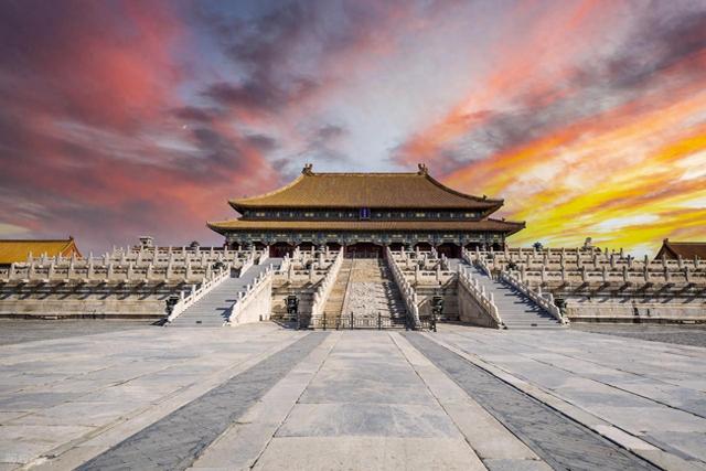 土木建筑 vs 巨石建筑：故宫与帕特农神庙