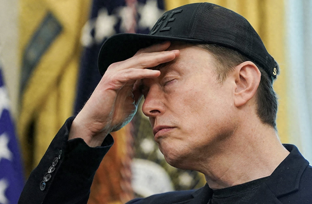 马斯克称英国政府为“法西斯政府”