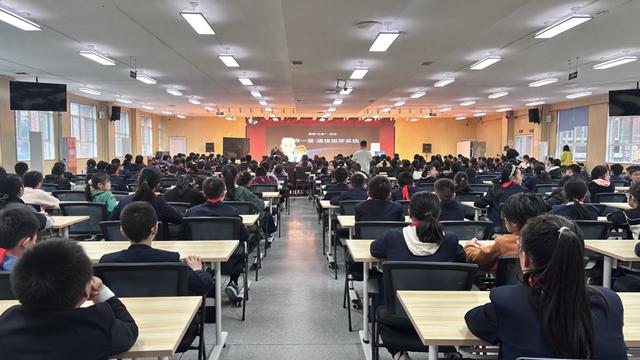 蓉城“五老”开讲啦：一场跨越时空的科技对话