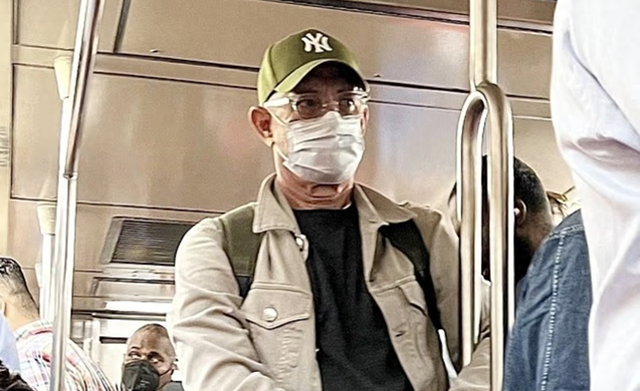 汤姆·汉克斯地铁惊现纽约：一个影帝的“普通一日”