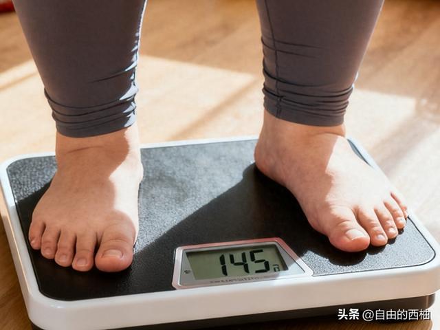 无意中发现的“饿两顿”定律，体重从145减到110，掉秤太快了！