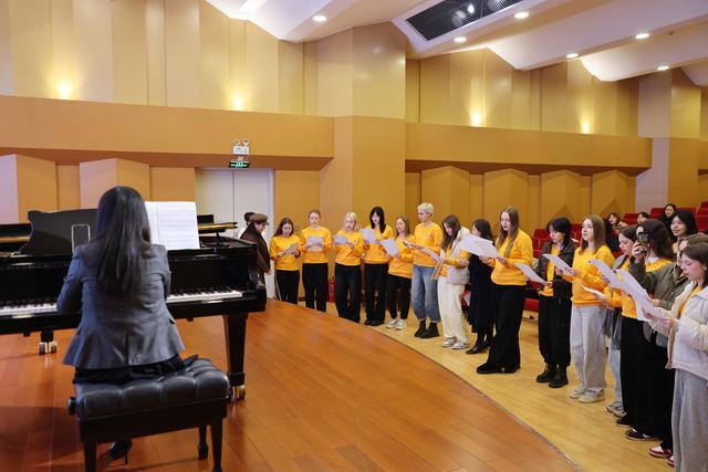 白俄罗斯青年学子在宁夏体验中国传统文化和塞上风情