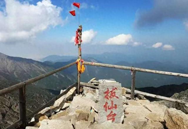 秦岭山脉，海拔超过2000米的山峰有哪些