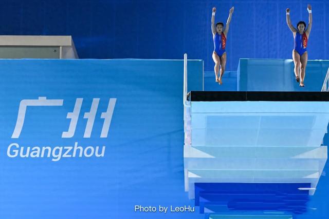 全红婵复出首秀夺冠，退出单人赛原因曝光，两处细节惹人落泪