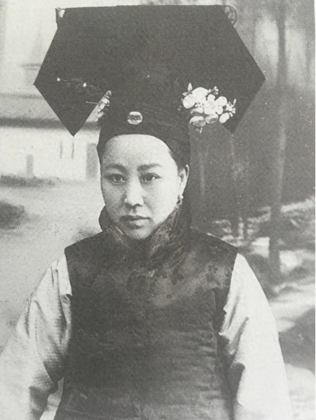 溥仪从小有个“坏习惯”，奶娘羞于启齿，宫女太监也不得不回避