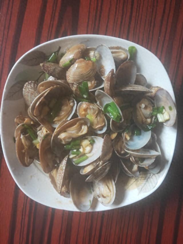 葱油花蛤做法步骤介绍（葱油花蛤的做法）