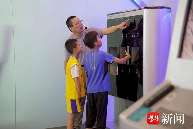 连云港新海街道海连社区开展“探秘电力”科普研学活动