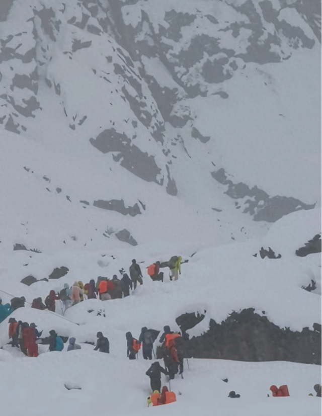 徒步探险遇险频发：美景与险境的博弈，谁在为“野生徒步”买单？