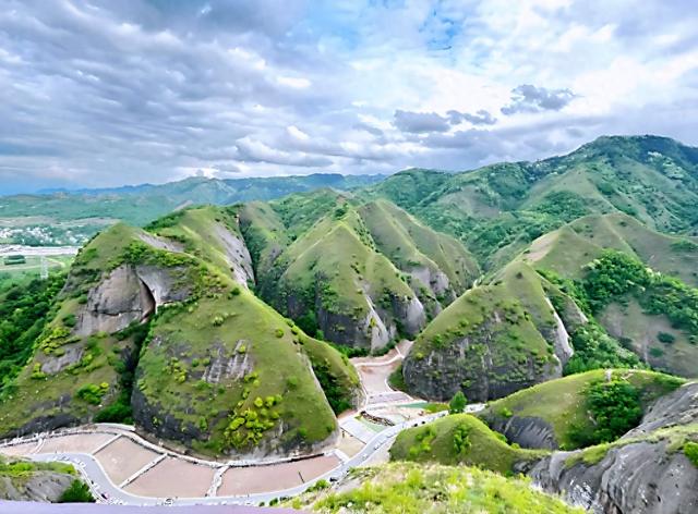 西十高铁通车前最后1年！秦岭丹霞景区被资本血洗，入场券值50亿