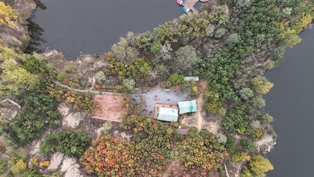 泗水恐龙岛：“侏罗纪奇遇”亲子游新地标，激活山水旅游