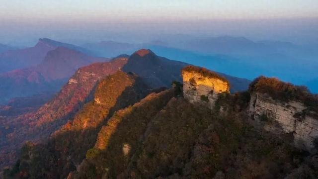 红红红了！红叶最佳观赏期已至！游玩安全记心中→