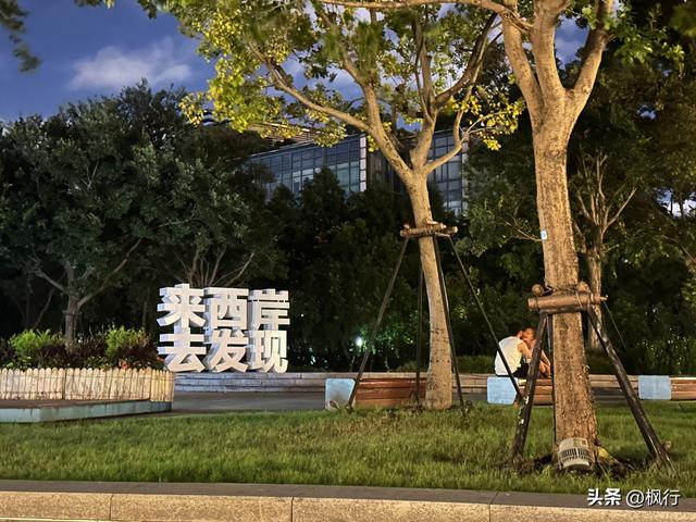 经济不上行的时代，上海也有自己的美