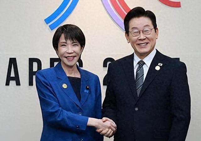 出大事了	，日首相支持率承压，高市早苗拟与李在明在奈良会谈，引发关注