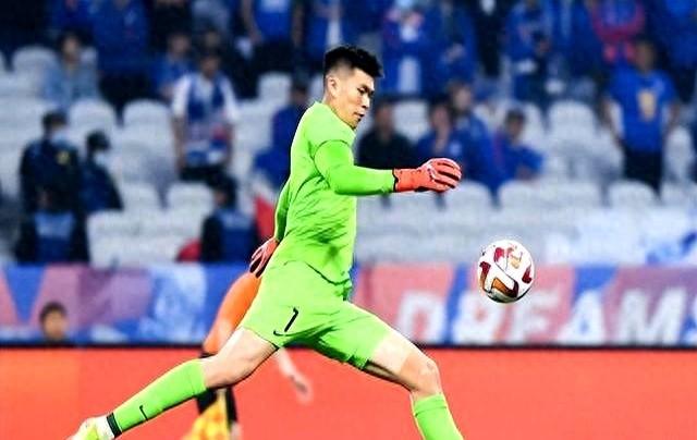 今日12月7日下午！中超传来申花、马镇、上港队消息