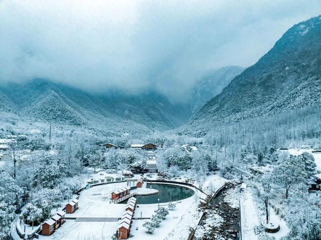 颜值暴击！好期待明月山下雪呀~
