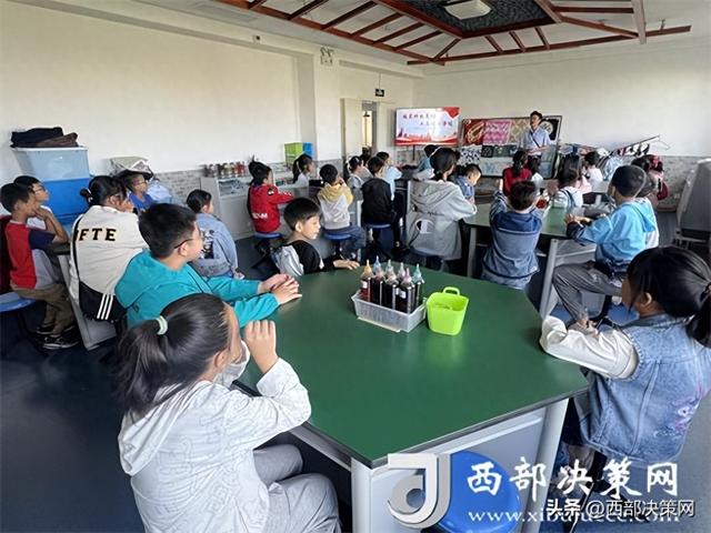 陕西科技馆举办“漫游科学世界 共贺祖国华诞” 主题科普活动