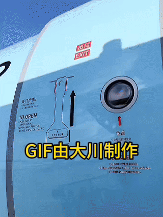 空姐开关舱门太费力！飞机造价过亿，为什么不肯装自动舱门？