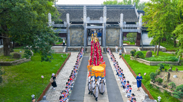 千年府学迎“双节”！