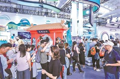 服贸会文旅服务专题展北京各区带来“新玩法”   挥铲子挖文物 开直播荐好货