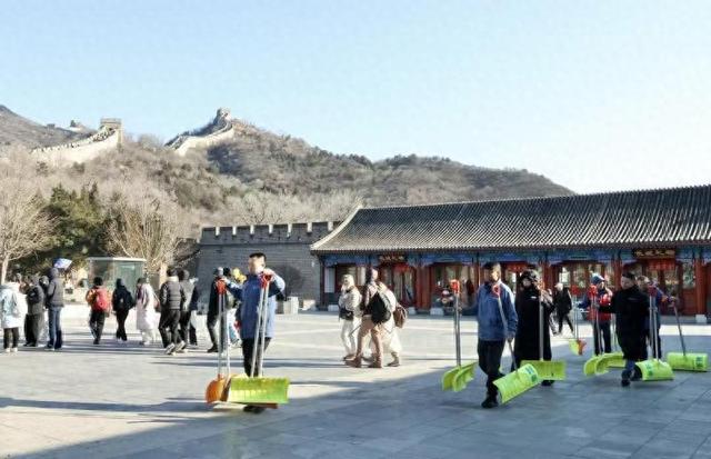 调配物资、全员备勤 八达岭文旅集团多举措迎战今冬初雪