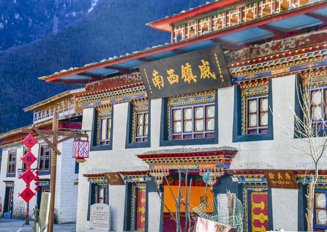 在工布江达县太昭村感受历史文脉与时代交响：古道新程振兴路