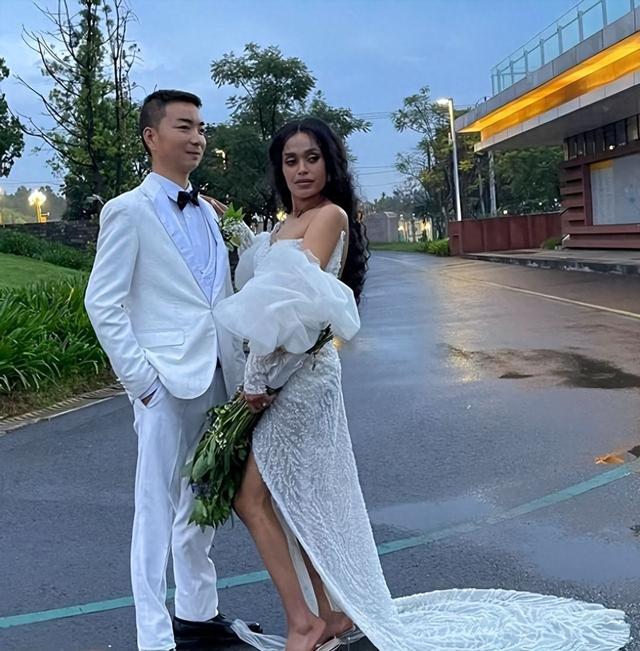 河南小伙娶非洲女模特，颜值逆天身材傲人似舒淇，彩礼只要1万元